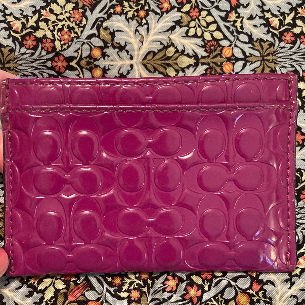 Coach Patent Embossed Card Case in Fuchsia, like new!🌸🩷🌸🩷 - Picture 2 of 6
